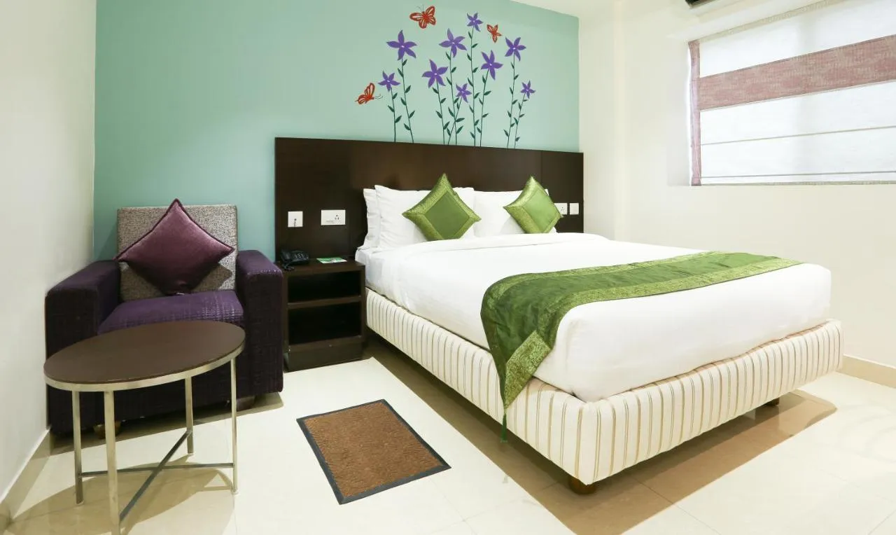Deluxe Hotel Room MG Road Vijayawada - Treebo C Plaza
